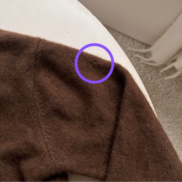 SOLD - Vintage Daniel Bishop 100% 2-Ply Cashmere V-Neck Sweater in size Youth XL - Picture 5 of 6